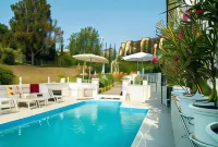 Hotel Garni - خدمة نقل من وإلى المطار