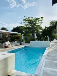 Hotel West California - Pools