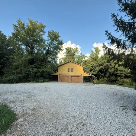 Trailhead Riverfront Cabin