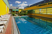 Vienna Sporthotel - مسبح