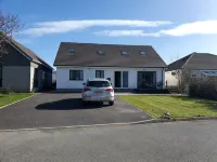 Blue Bay Villa in Trearddur Anglesey - 3-Star