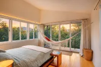 Modern Glass House Near Hunter & Woodstock Fireplace, Views, Pet-Friendly - 4-Star
