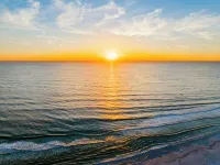 Sunny & Comfy ~ Steps to Siesta Key Beach ~ Pool! - 3-Star