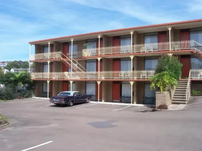 Town Centre Motor Inn Hotels in Millingandi