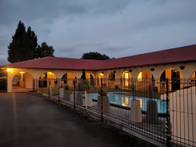 Captains Quarters Motor Inn Hotels in Cambridge