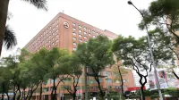 Howard Plaza Hotel