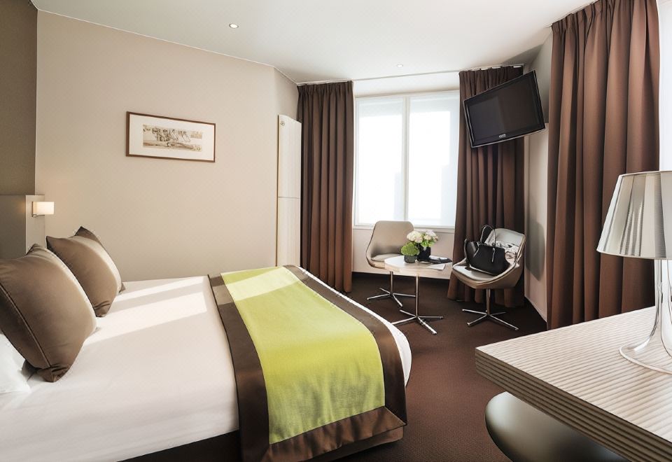 아크로폴 파리 객실