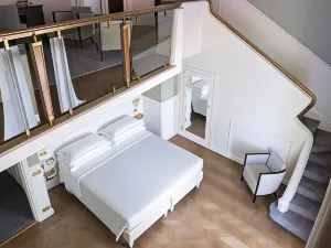 Plaza Hotel Lucchesi