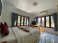 Yuwadee Resort فنادق في بوكيت