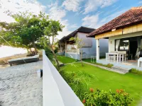 Solaluna Beach Homestay Hotel dekat Gate of Heaven Lempuyang Temple