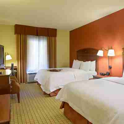 Hampton Inn & Suites Peoria at Grand Prarie Rooms