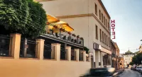 Hotel Capital with Private Wellness Hotels in Нітра