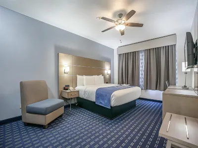 Days Inn & Suites by Wyndham NASA Space Center Houston