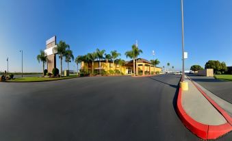 Americas Best Value Inn and Suites Madera