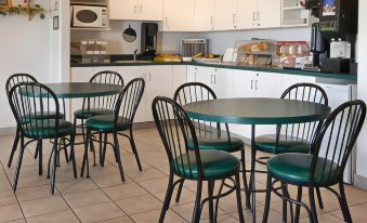 Super 8 by Wyndham Morden