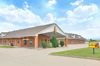 Super 8 by Wyndham Big Cabin/Vinita Area Hotel di 