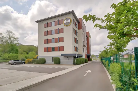 B&B Hotel Bayonne Tarnos Отели рядом с достопримечательностью «Athassel Abbey»