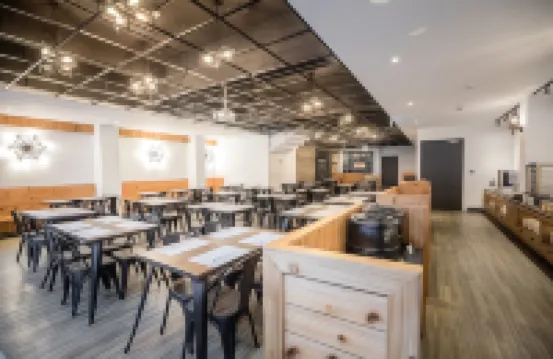 旅人驛站-鐵花文創館