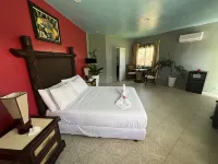 Cabilao Sunset Dive and Beach Resort Hotels in Loon