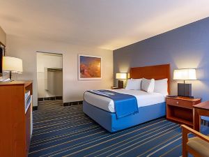 Days Inn by Wyndham Breezewood