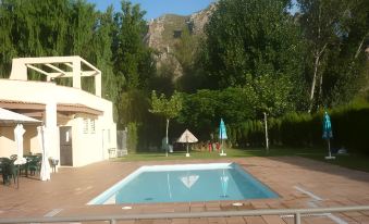 Charming 3-Bedroom Apartment in Central Camarasa
