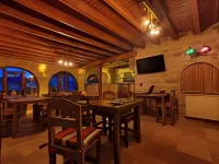 Euphoria Cave House Hotels in Nar