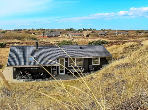 "Vika" - 600m from the Sea Hotels in Fano