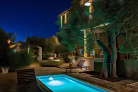 Ampoulos Rooms & Apartments Hotel a Gera