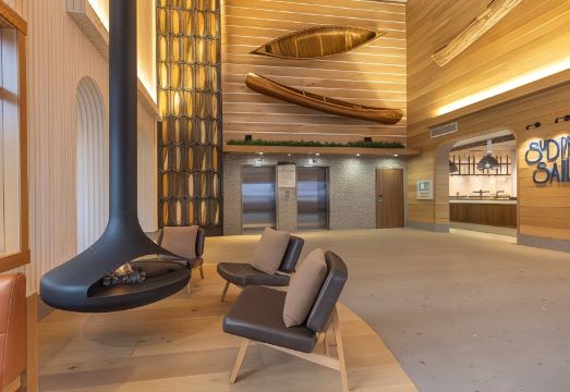 밴프 호텔 비교 사진