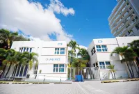 The Drift Hotel - parkir