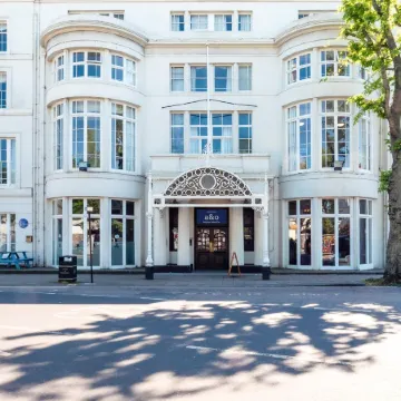 a&o Brighton Beach Отели рядом с достопримечательностью «Пирс Брайтона»