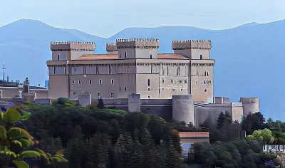 Hotel Lory & Ristorante Ferraro Hotel dekat Lago di Capo d＇Acqua