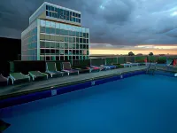 Hôtel Le Cantlie Suites Hotels near Beaver Lake