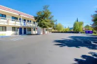 Redding, CA - South Hotels in Anderson