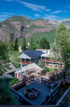 Box Canyon Lodge and Hot Springs