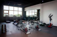 Grand Times Hotel Laval - Centropolis - Gym