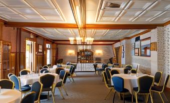 Winthrop Arms Hotel Restaurant Logan Airport