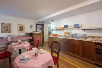 Hotel Garni Corona - breakfast