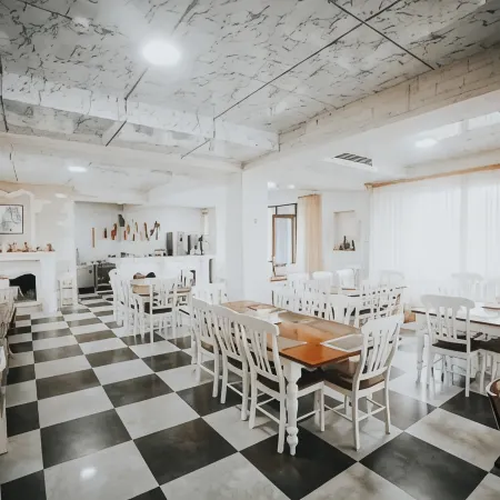 Hotel Wine Palace Отели рядом с достопримечательностью «Мост Царицы Тамары»