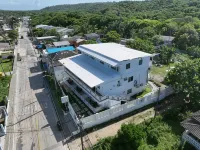 Apartamentos Chalet del Mar Hotels in San Luis