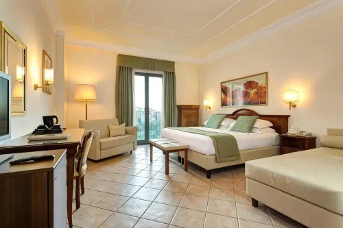 Hotel Athena