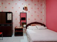 Hotel Rosichan Bau Bau Mitra RedDoorz Hotel dekat SIMPANG 5 PALAGIMATA