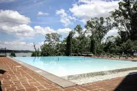Beautiful New Home at Kentucky Lake with Community Pool! Close to Murray State! - Uima-altaat
