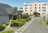 B&B 호텔 생위츠 로이시 아스테릭스 파크 주변 호텔