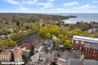 Garden Getaway 2BR Minutes to Salem, Beach, and train to Boston!