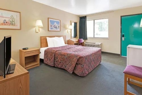 Days Inn by Wyndham Espanola Hotels in Española