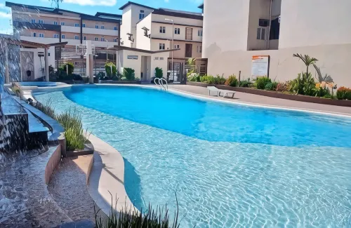 The Pad Staycation 2Br Condo with PS4, Netflix, Wifi Hotel di Marilao