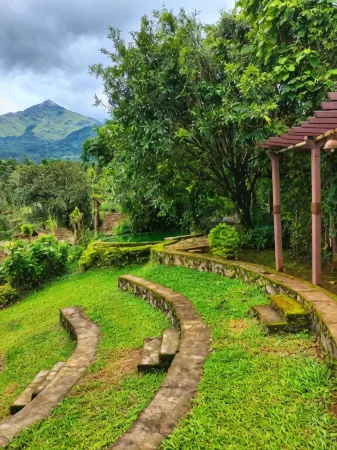 Annapara Homestay in Vythiri - Wayanad Отели рядом с достопримечательностью «Kakkadampoyil.hills view vythiri»