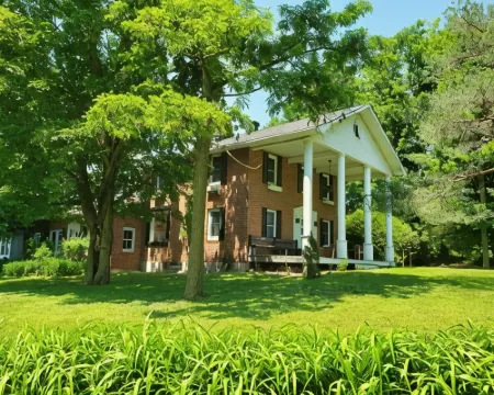 Auberge du Vignoble Bromont Hotels in Bromont