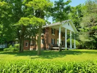 Vignoble Bromont - Auberge & Boutique - parking